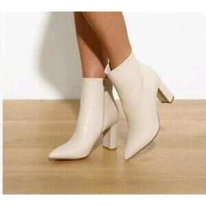 Bamboo Nude Chunky Heel Ankle Booties Size 11 Brand New In Box